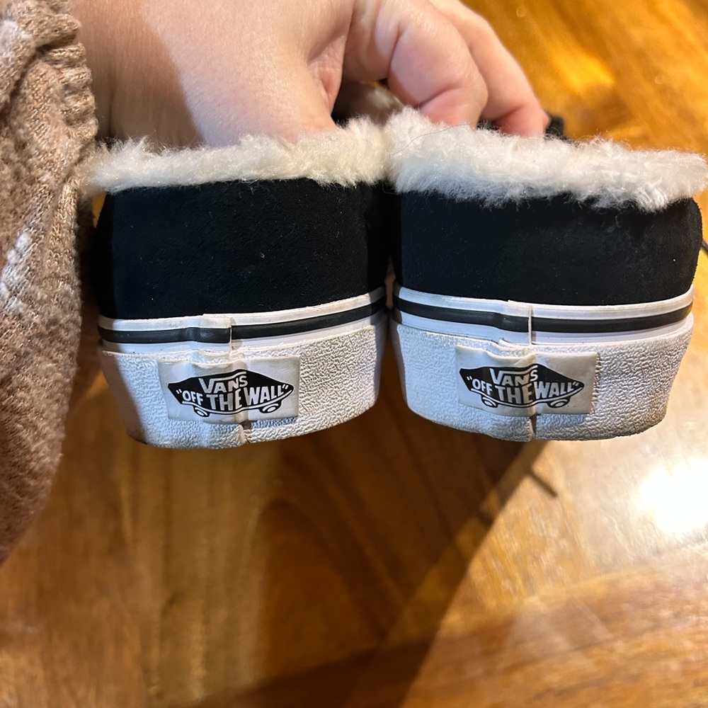 Fuzzy vans - Picture 3 of 5